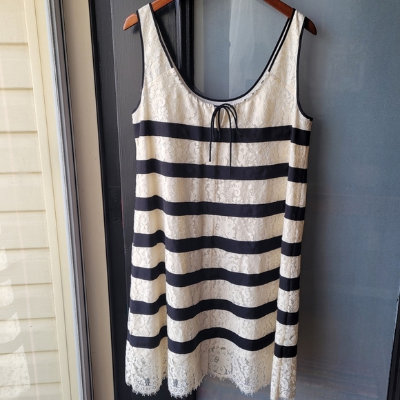 BCBG MAXAZRIA MIDI DRESS OFF WHITE BLACK LACE AUGUSTIN LARGE LACED LINED BCBG MAXAZRIA MIDI DRESS OFF WHITE BLACK LACE AUGUSTIN LARGE LACED LINED